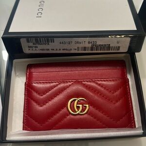 GUCCI GG MARMONT CARD HOLDER RED